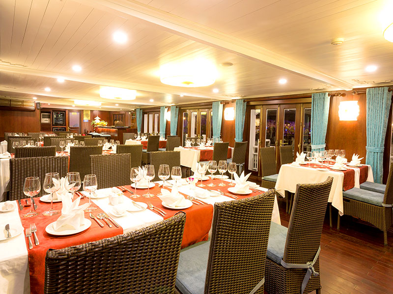bhaya_classic_cruises_restaurant_2_800x600